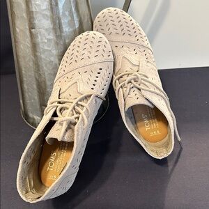 Toms boots Wedge heel Closed toe lace up boots lightweight suede Spring bootie